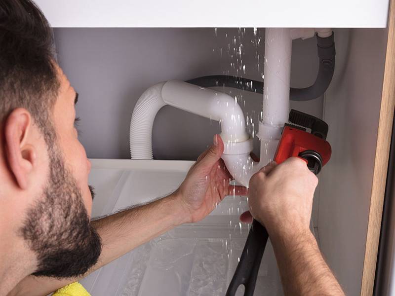 réparation fuite d'eau par un plombier